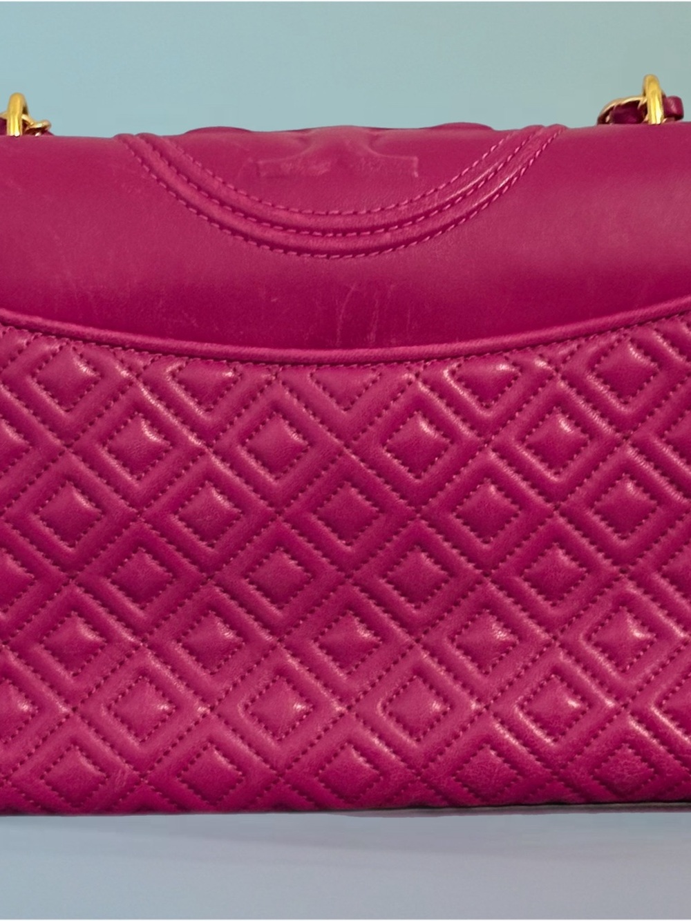 Tory Burch Small Fleming Convertible Shoulder Bag in Party Fuchsia Leather - Picture 4 of 16